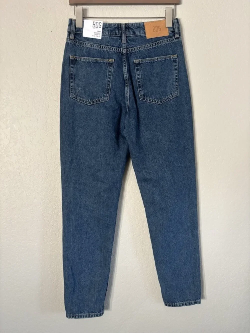 NWT BDG Urban Outfitters Women’s Mom Jeans High Waisted Tapered Leg Sz 27